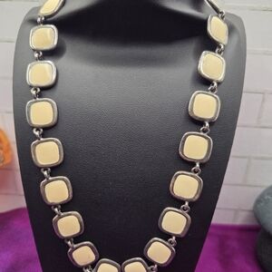 911. Vintage Liz Clairborne Black And Cream Reversable Necklace